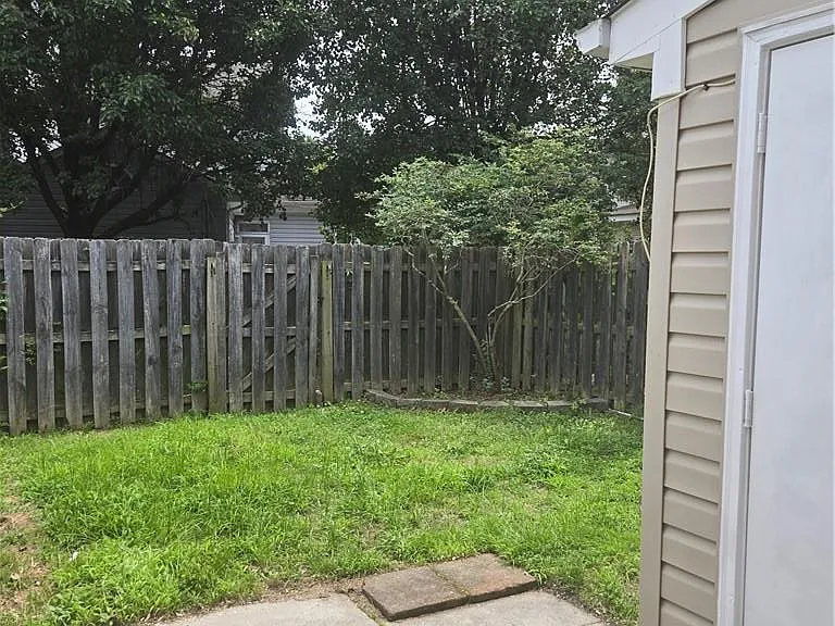 2591 Hartley St — Photo 3
