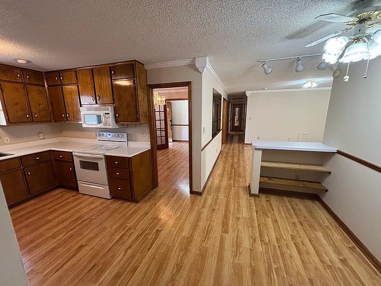 Kitchen with breakfast nook
