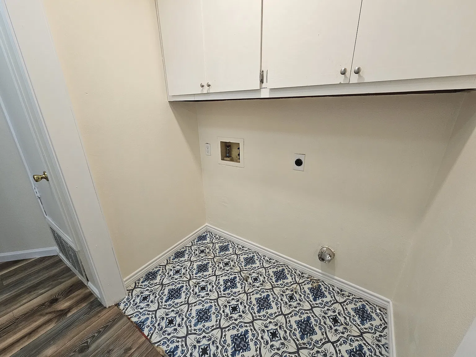 2 bed, 1.5 bath, 1223 sqft, $1,100 — Photo 3
