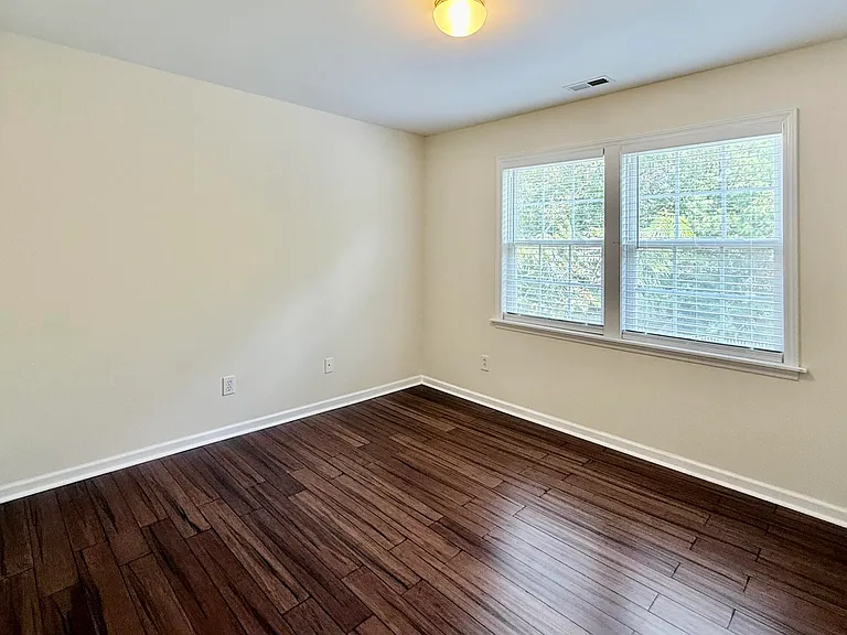 2729 E Shoreham St — Photo 46