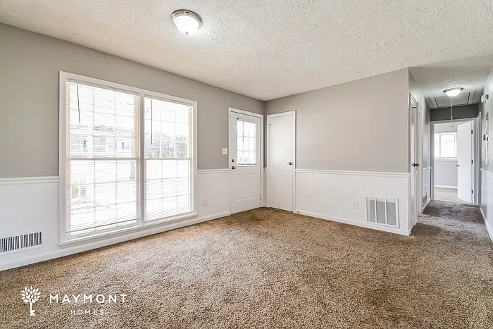 3 bed, 1.5 bath, 1040 sqft, $1,495 — Photo 4
