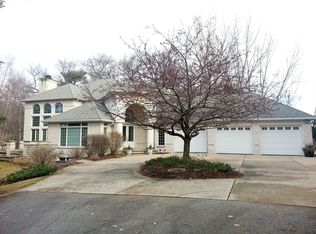 2640 Indian Hill Dr, Green Bay, WI 54313