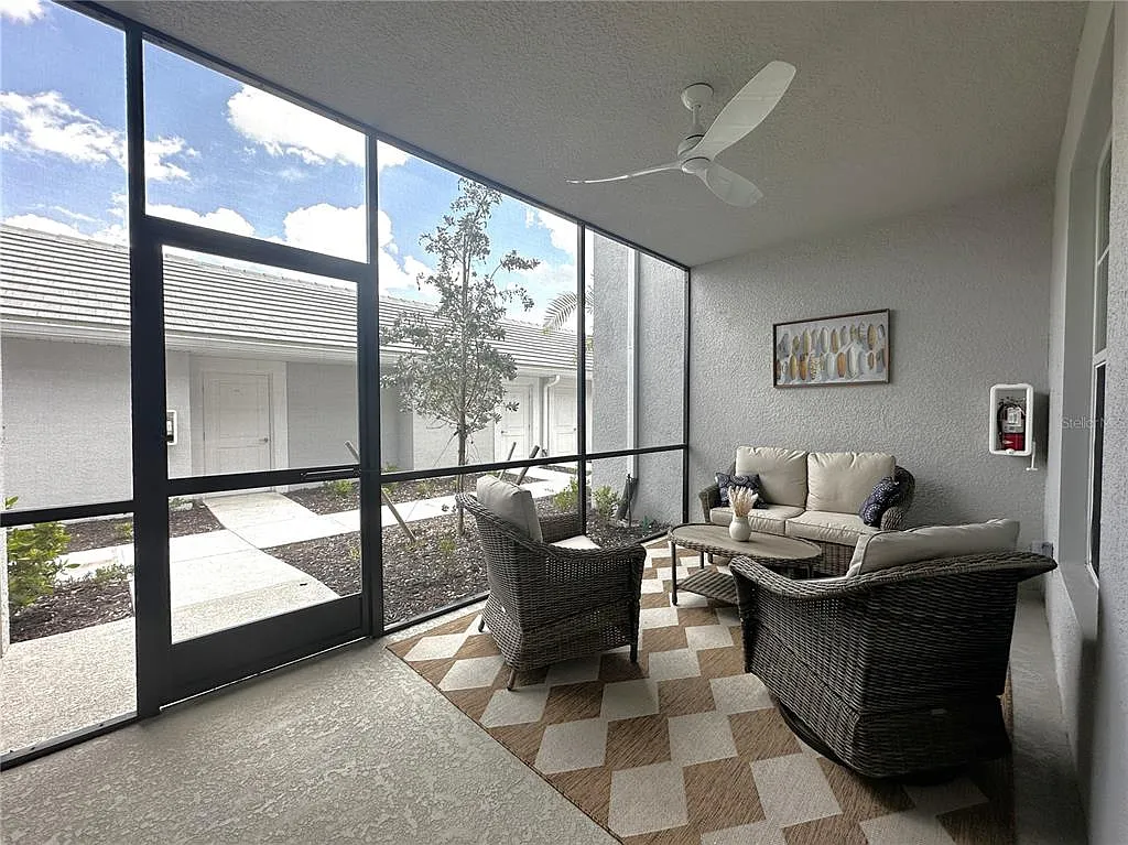 2 bed, 2.0 bath, 1596 sqft, $6,000 — Photo 2