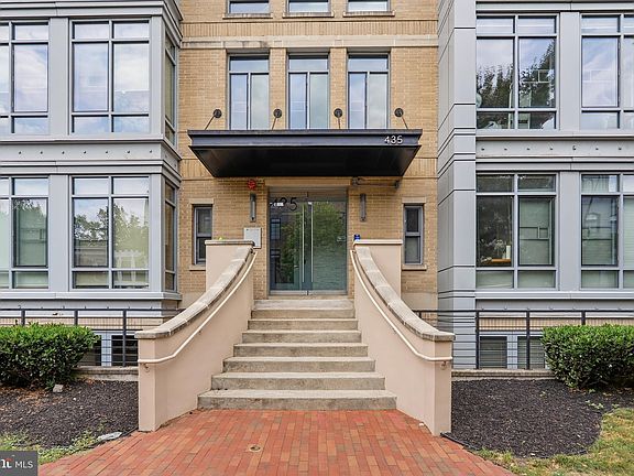2nd image of 435 R St NW #404