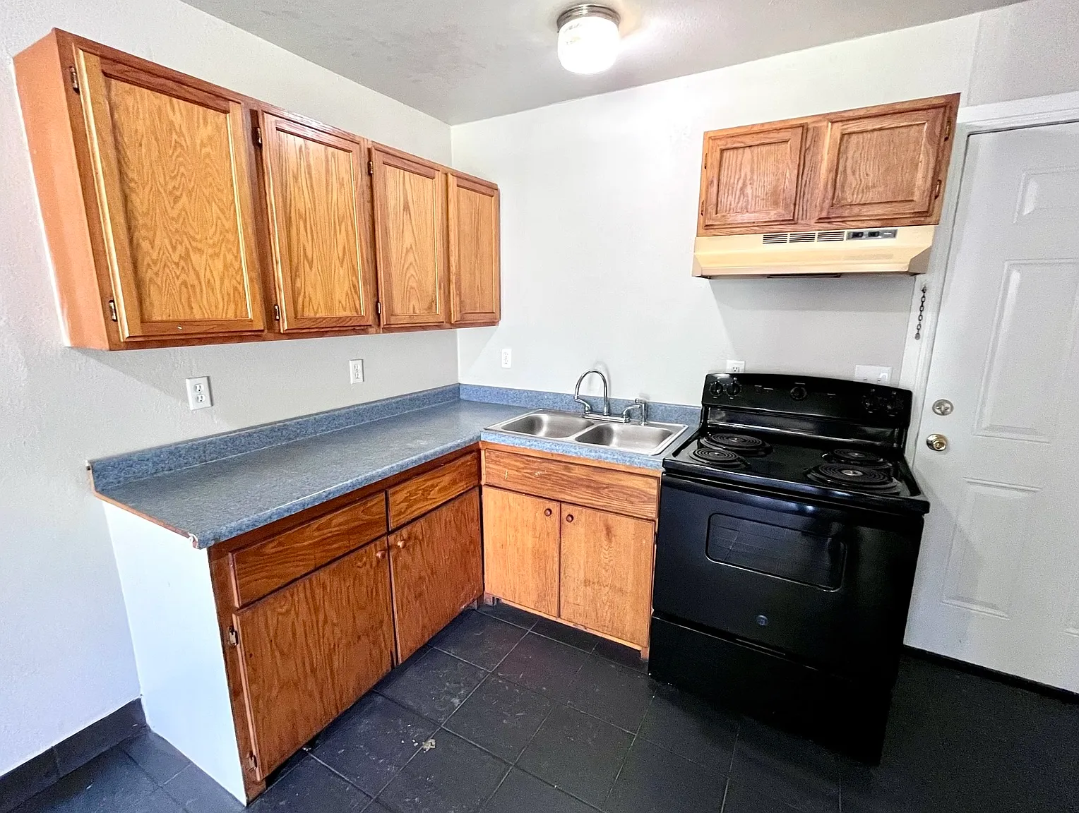 304 South B Street - 1 — Photo 3