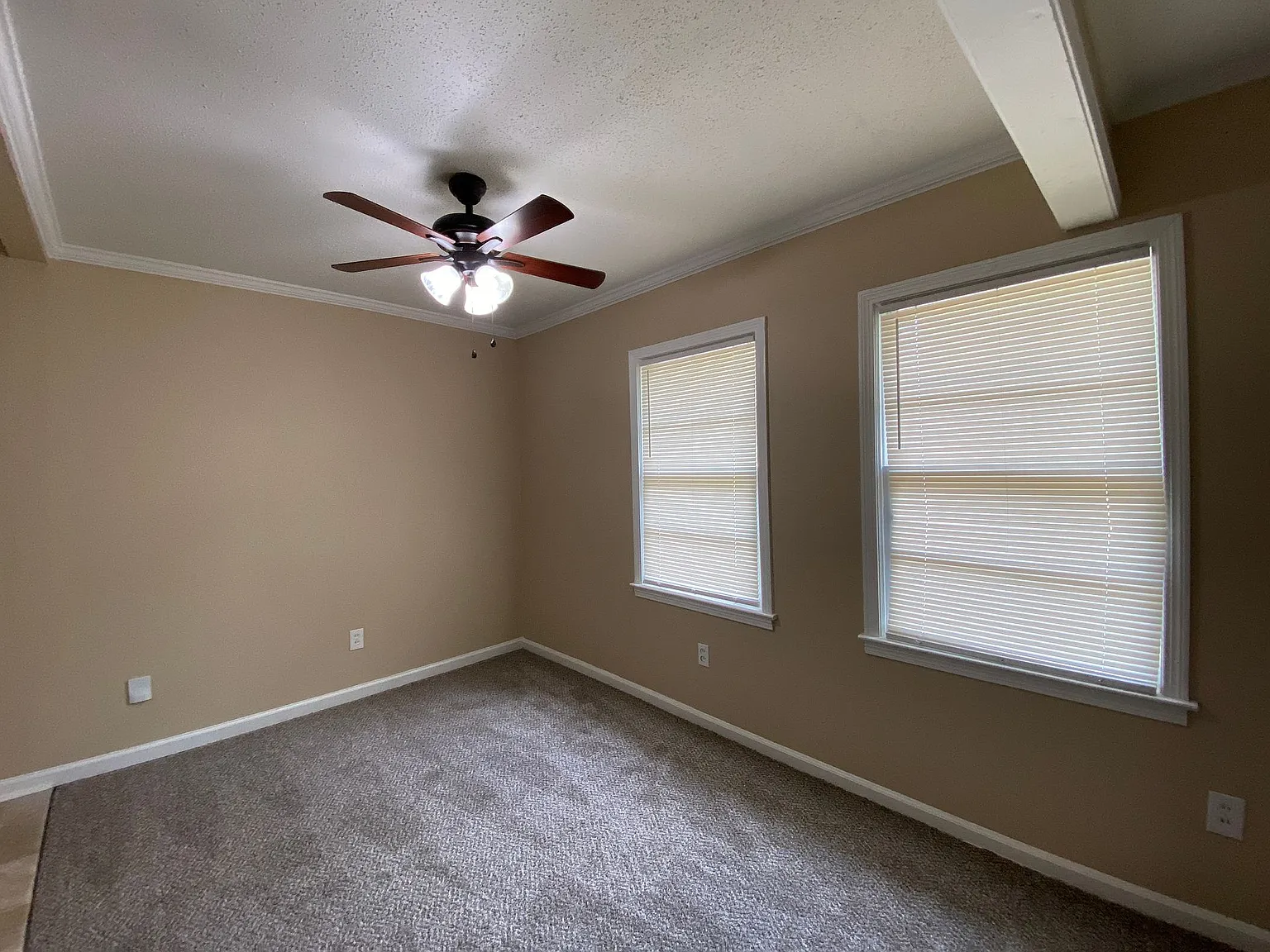 2169 Leyton Ave — Photo 4