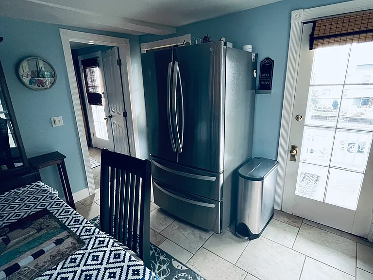Kitchen refrigerator