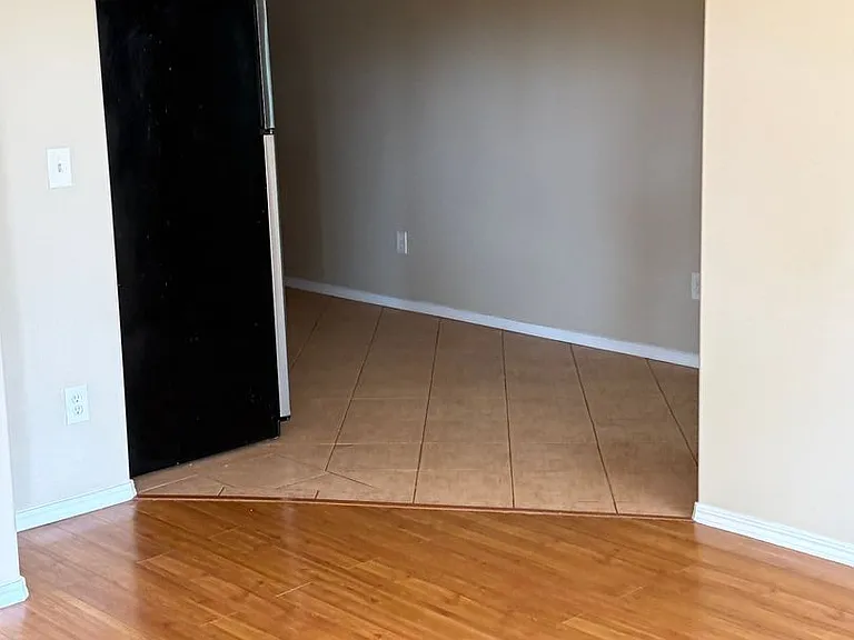 2071 Vista Del Mar Ave — Photo 11