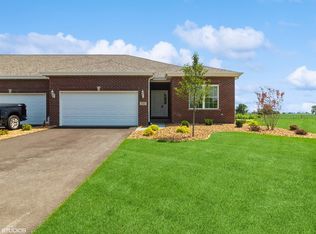 755 Pelican Ln, Peotone, IL 60468