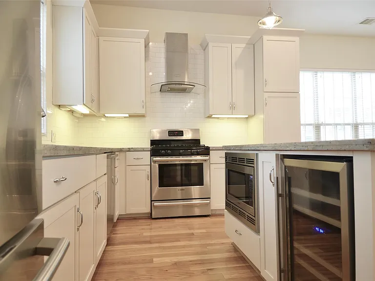 3408 La Branch St #B — Photo 10