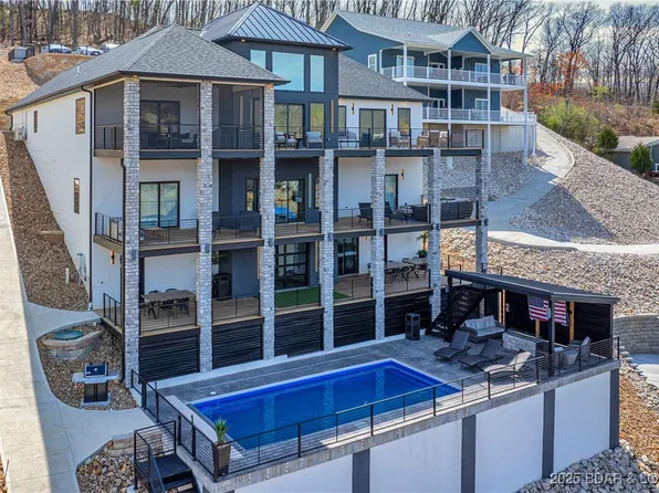170 Hazelnut Dr, Sunrise Beach, MO 65079