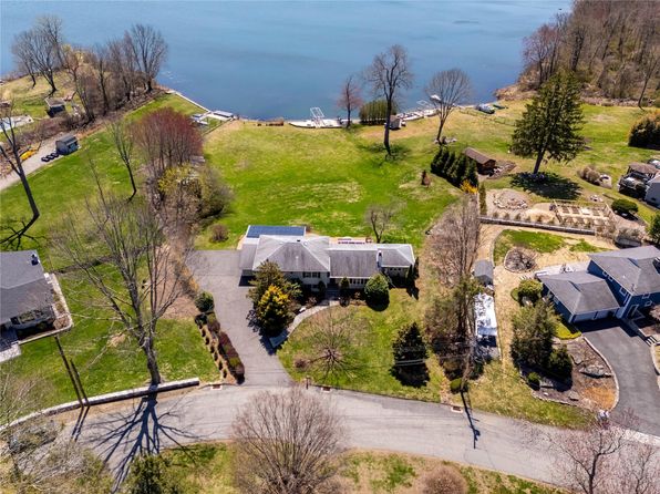 34 Seven Oaks Ln