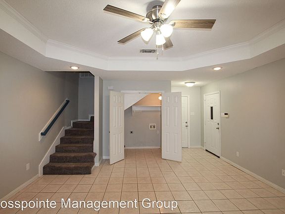 3rd image of 2011 Villa Dr #2011