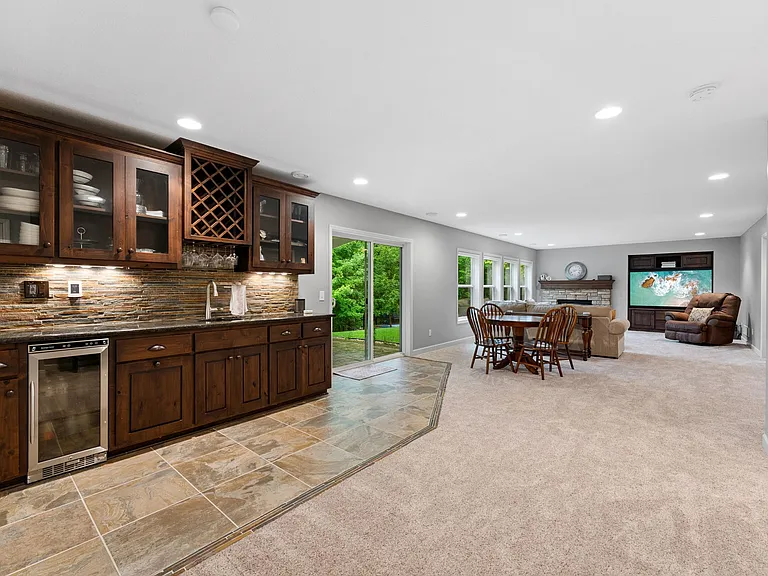 Wet bar with heated tile floor