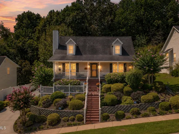 1018 Sunrise Valley Dr, Johnson City, TN 37604