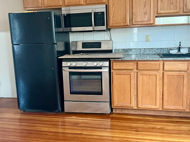 5 Hampton Ter — Photo 8