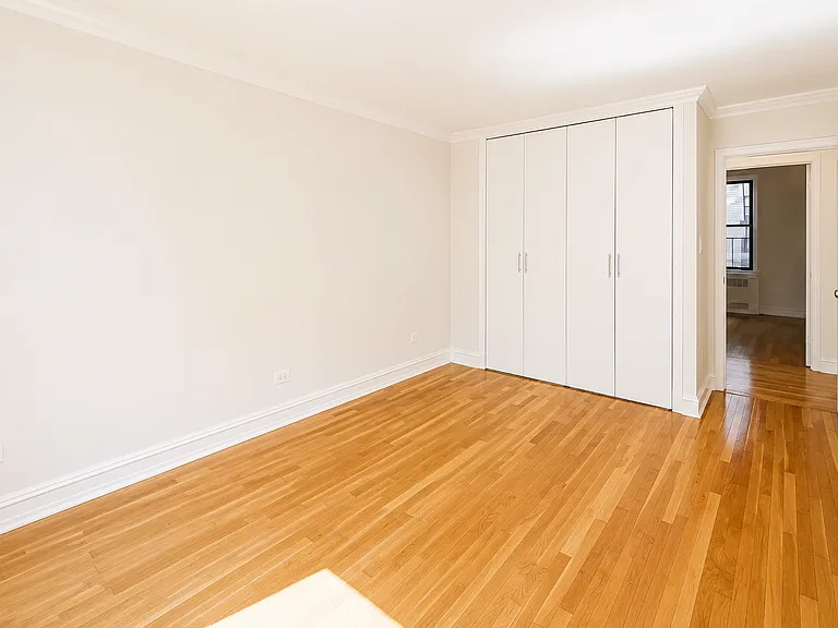 151 W 16th St #6J — Photo 10