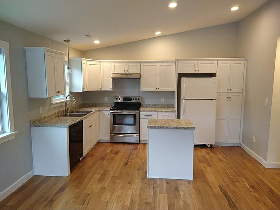 5th image of 218A Brookview Rd