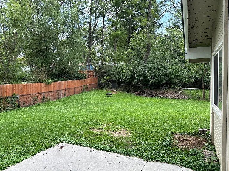 409 Far Hill Dr — Photo 13