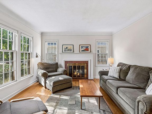 3rd image of 5652 Dupont Ave S