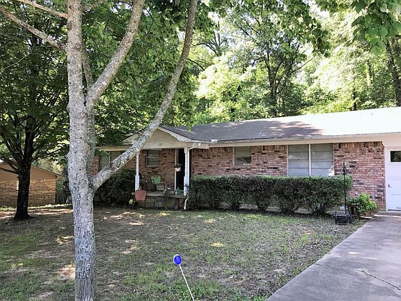 3rd image of 107 Hughes Dr
