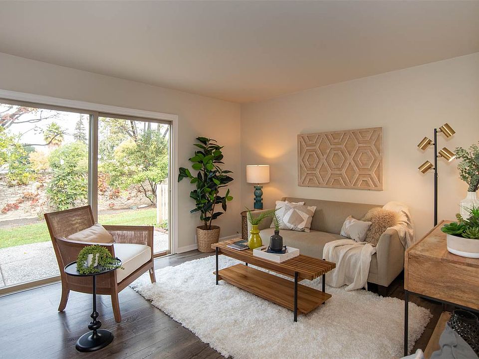 1st image of 809 Island Pine Ct