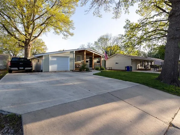 547 E Prairie St, Olathe, KS 66061