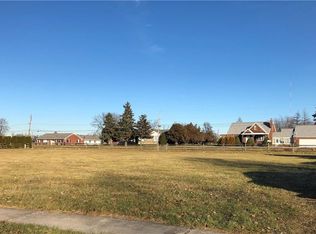 3355 Sunset Dr, Oregon, OH 43616