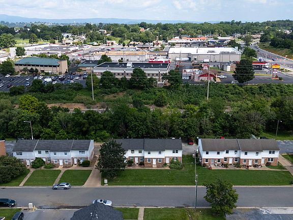 4th image of 95 Dutch Mill Ct