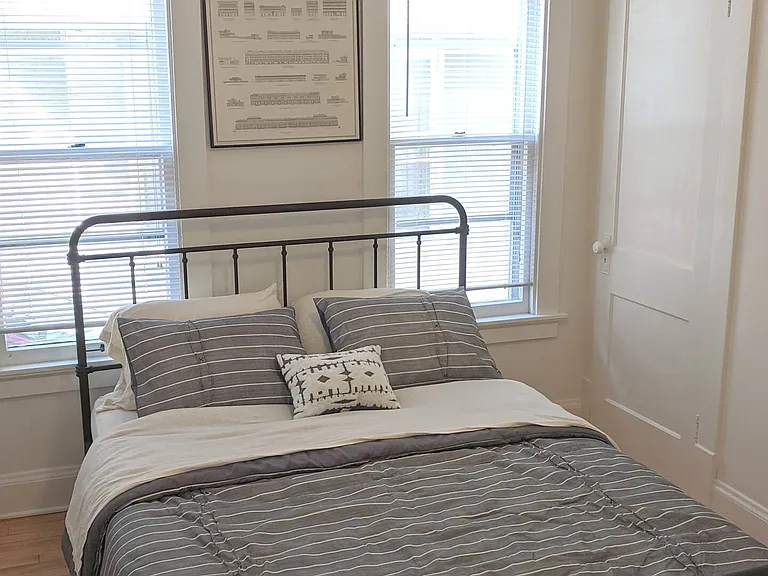3928 N Farwell Ave — Photo 3