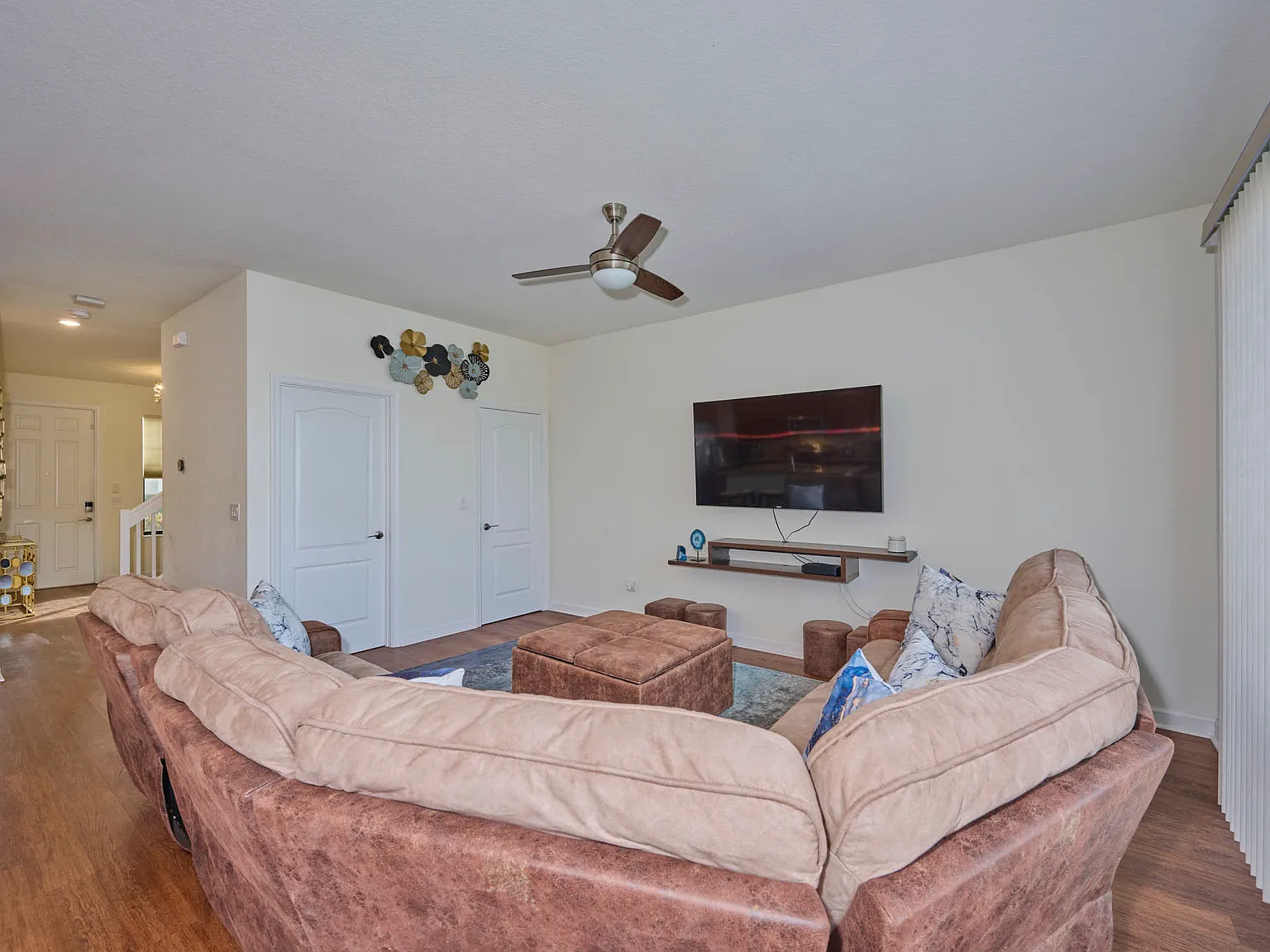 9880 East Villa Circle - 1 — Photo 3