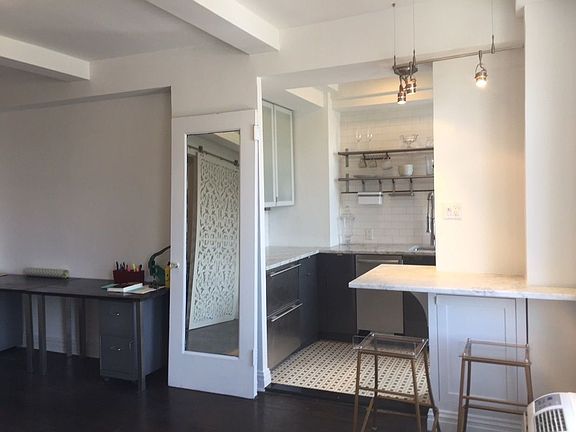 4th image of 465 W 23rd St APT 14-I