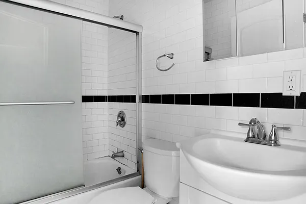 Rented by HH Property Management Services LLC | media 8