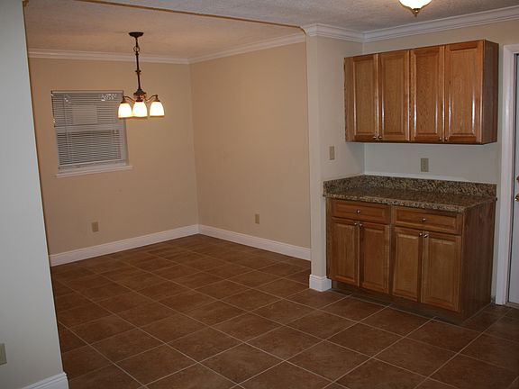 Dining Area - New Tile Floors!!