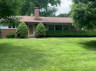 10136 Springwood Dr, Saint Louis, MO 63124