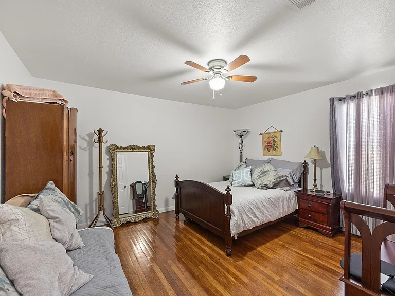 1211 Trimm Ave — Photo 9