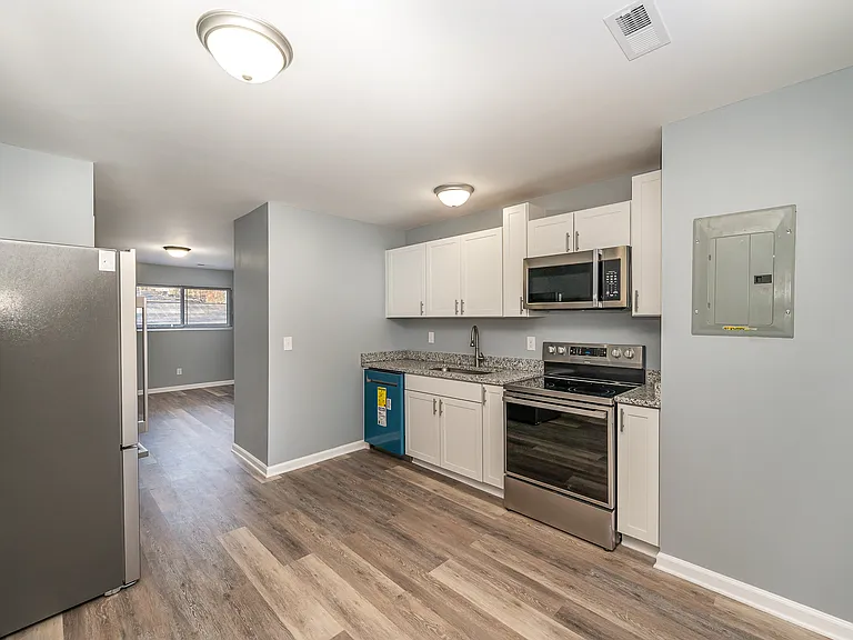 427 N Yadkin Ave — Photo 13