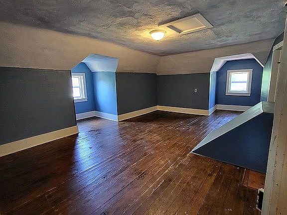 27th image of 308 S Buffalo Ave
