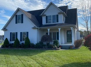 2087 Fawn Glen Cir, Lapeer, MI