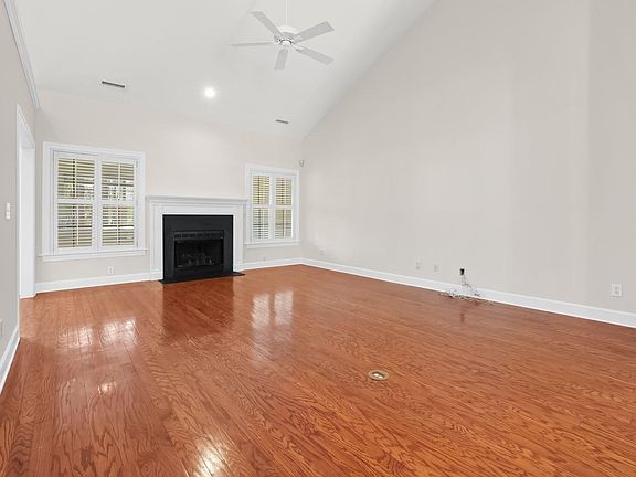 3rd image of 37 Sea Dollar Ln.