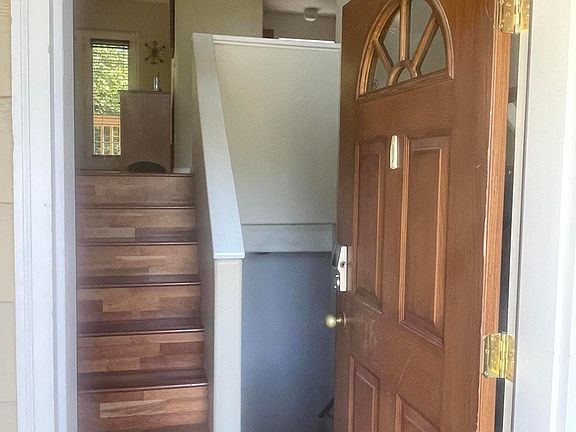 5th image of 10820 Sushana Cir