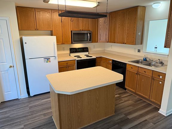 2nd image of 105 Veronica Dr