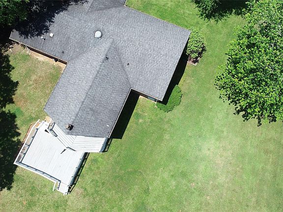 2nd image of 124 Woodhill Dr