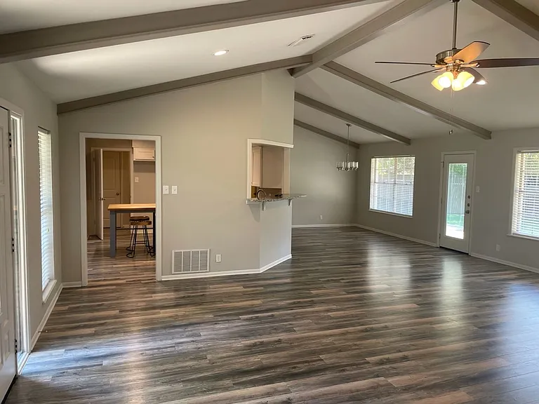817 Spring Creek Dr — Photo 14