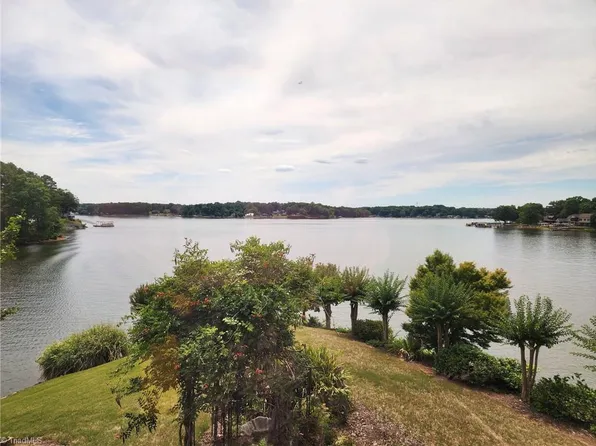 248 Periwinkle Ln, Lexington, NC 27292