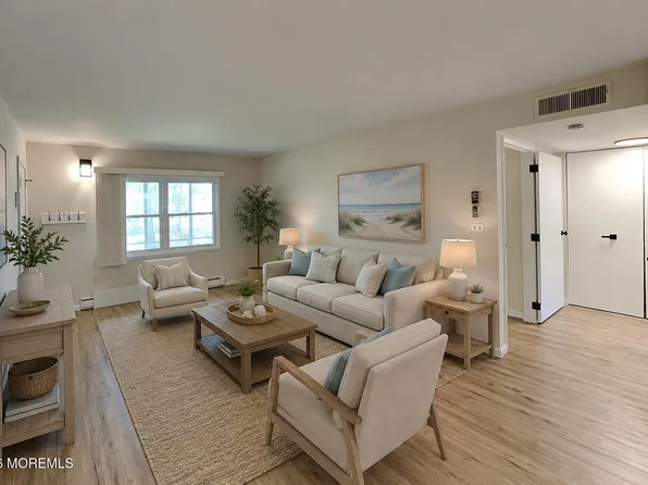 48E Cambridge Court, Lakewood, NJ 08701