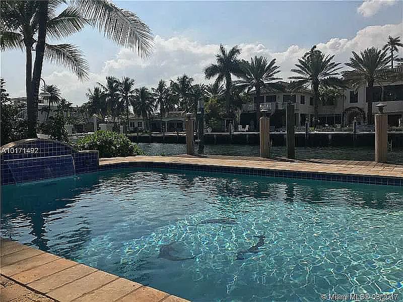 1st image of 605 Flamingo Dr