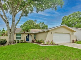 547 Macleod Ter, Dunedin, FL 34698