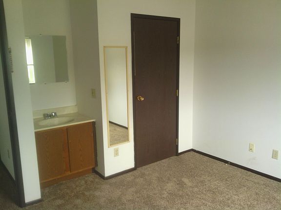 5th image of 2421 4th Ave N APT 11
