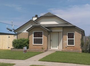 2102 S Robinson Ave, Moore, OK 73170